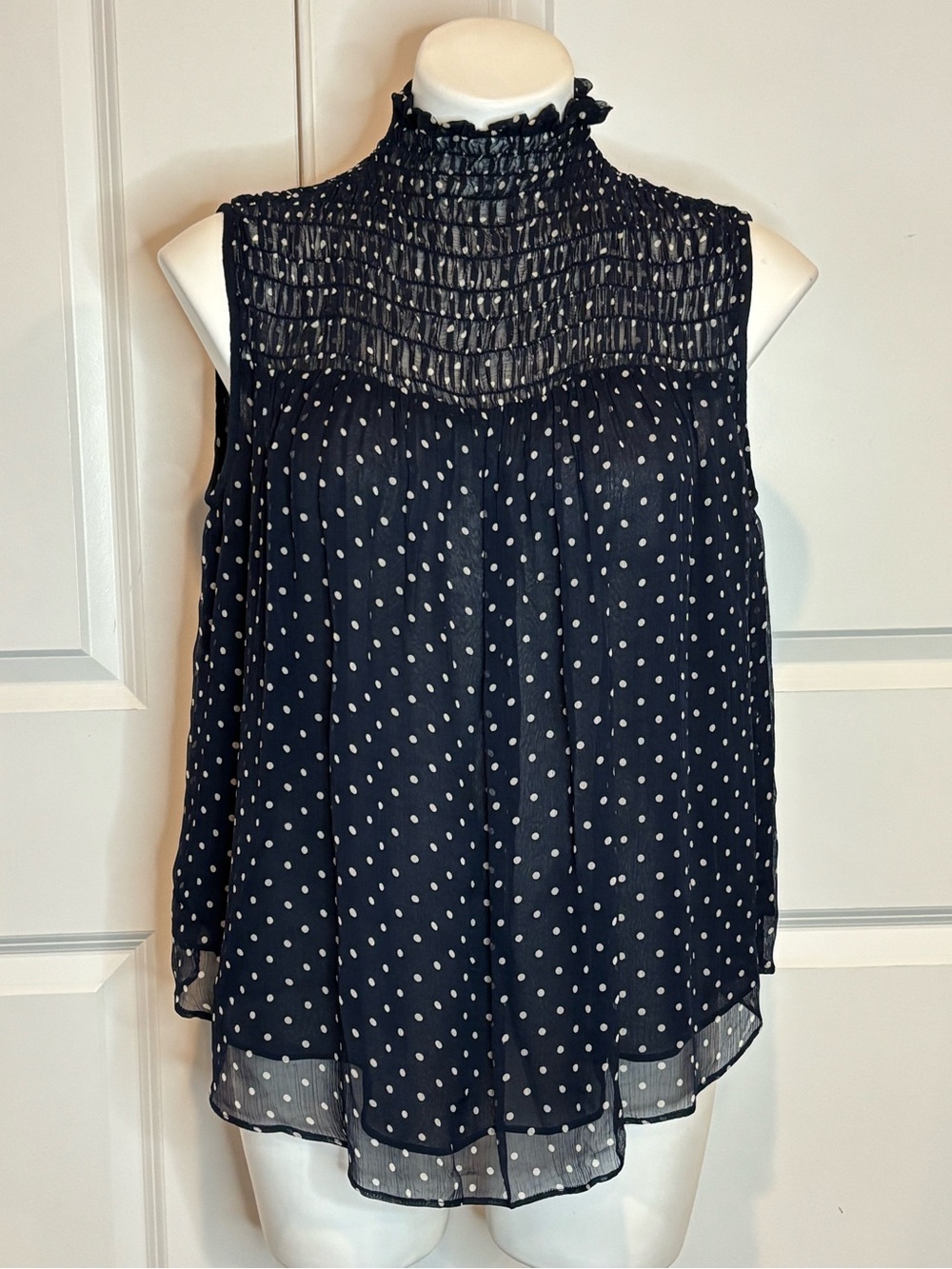FRAME Navy White Polka Dot Sleeveless Smocked Top Blouse S - Picture 2 of 8